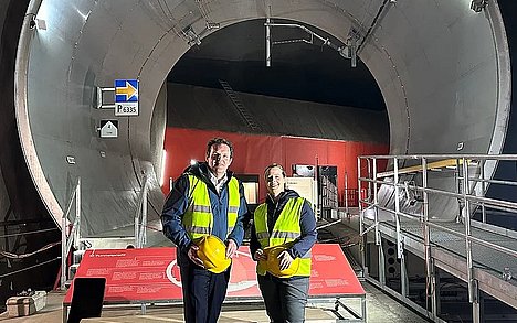 LR René Zumtobel und Regierungsrätin Celine Huber (Kanton Uri) bei der Besichtigung des Gotthard-Basistunnels.
